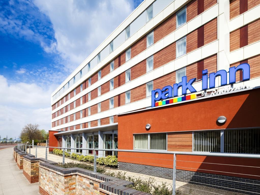 Park Inn By Radisson Peterborough Kültér fotó