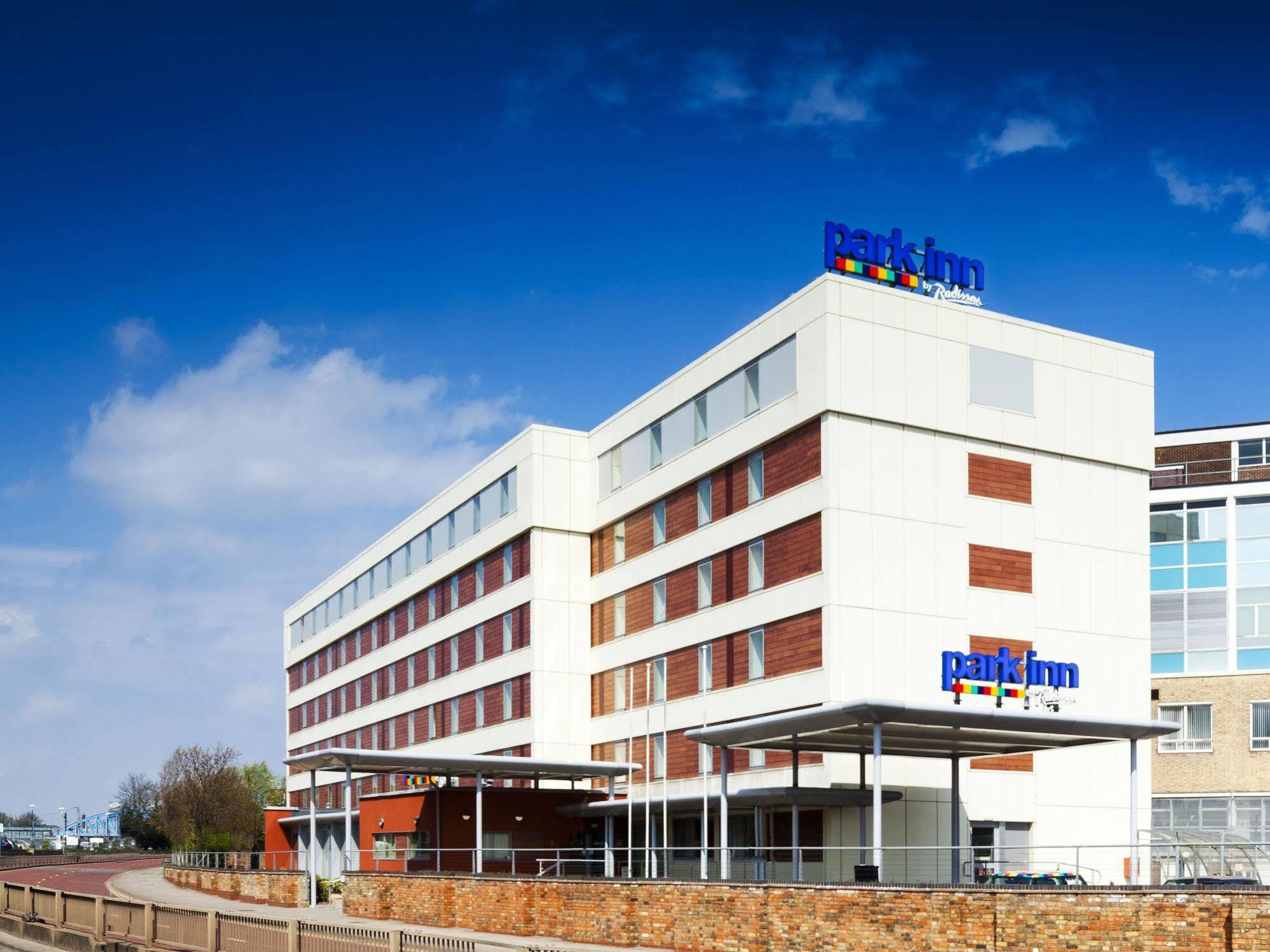 Park Inn By Radisson Peterborough Kültér fotó