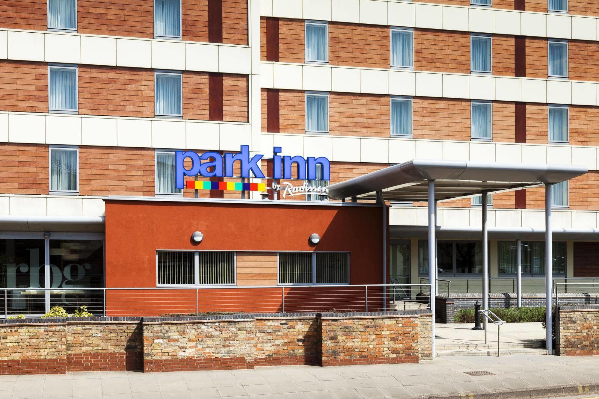 Park Inn By Radisson Peterborough Kültér fotó