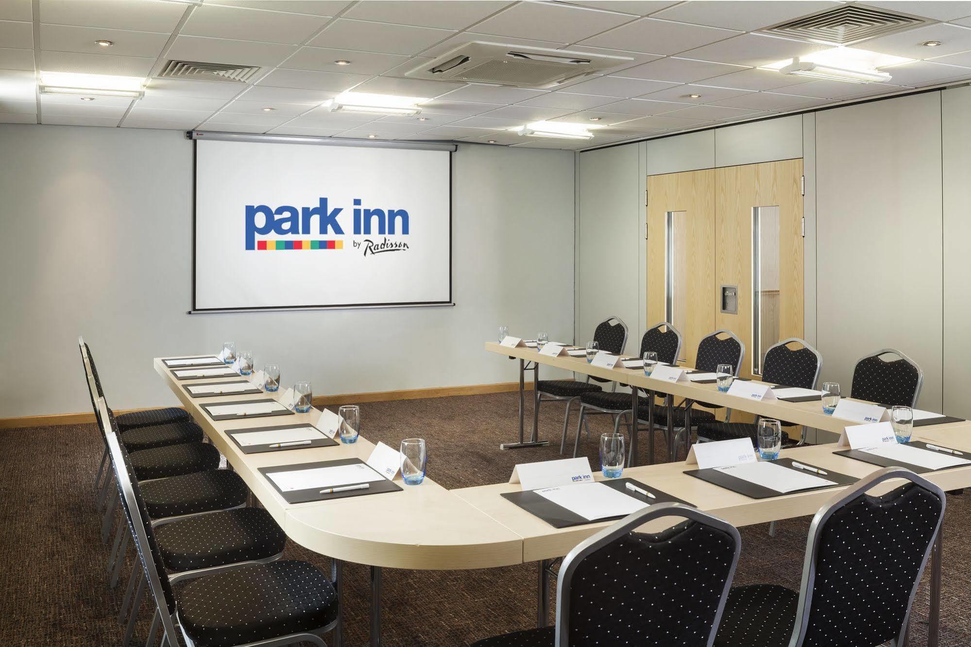 Park Inn By Radisson Peterborough Kültér fotó