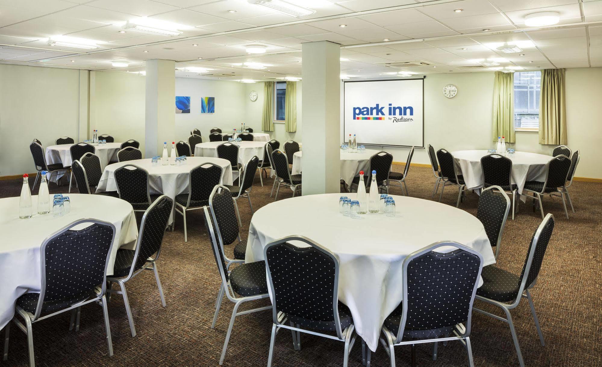 Park Inn By Radisson Peterborough Kültér fotó